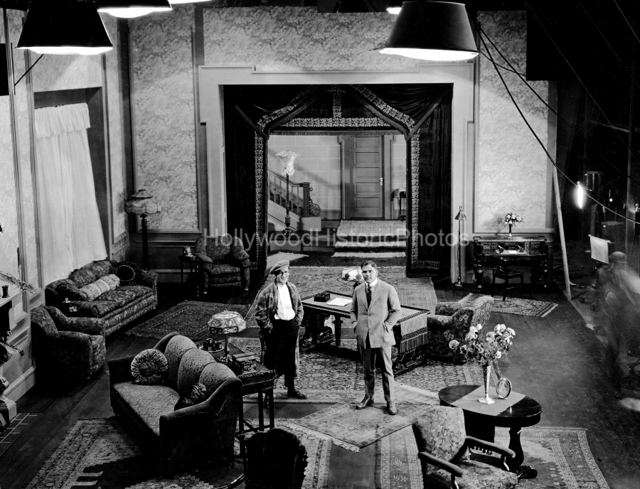 Harold Lloyd 1920 Hal Roach Studios Culver City wm.jpg